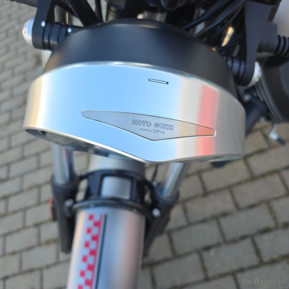 MotoGuzzi V9 Bobber 2018 výfuky Zard + doplnky + tlmiče YSS - 11