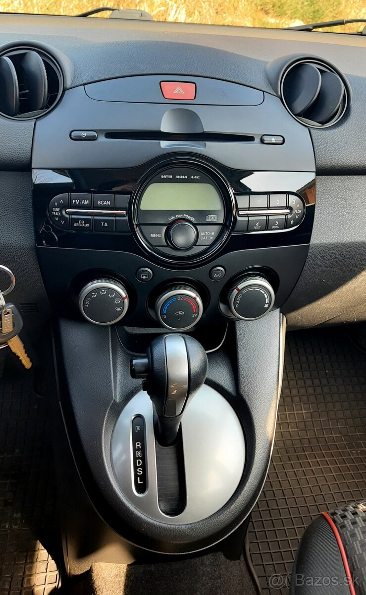 Predám Mazda 2 1.5 MZR TE A/T - 11