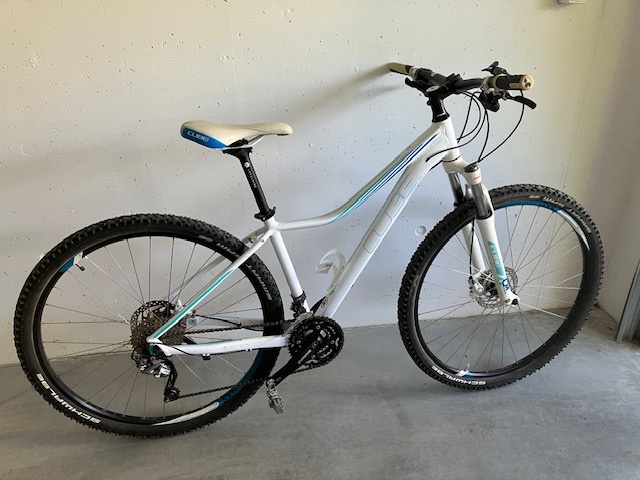 Horský bicykel CUBE - 11