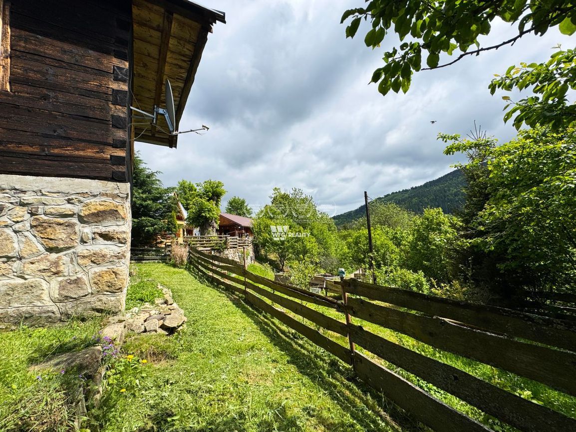 Drevenica v krásnej prírode – Horná Mariková /676 m2/ - 11