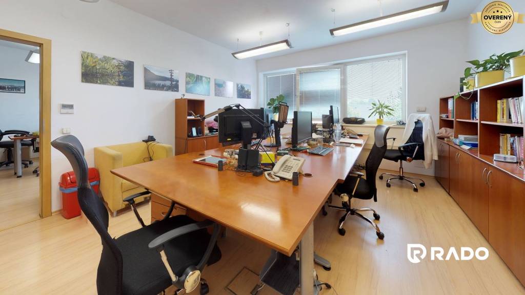 RADO | Prenájom 140m2 kancelárie | ul. Radlinskeho |Pieštany - 11