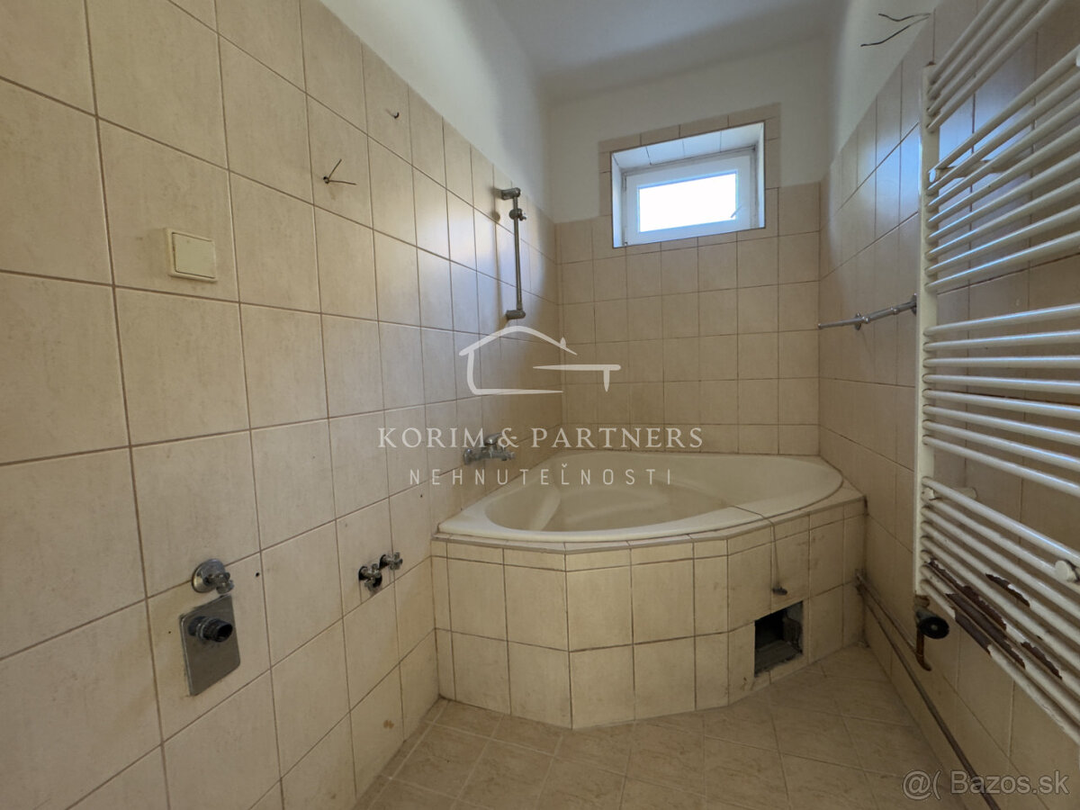 Perspektívny rodinný dom v centre obce Vrakúň - 11