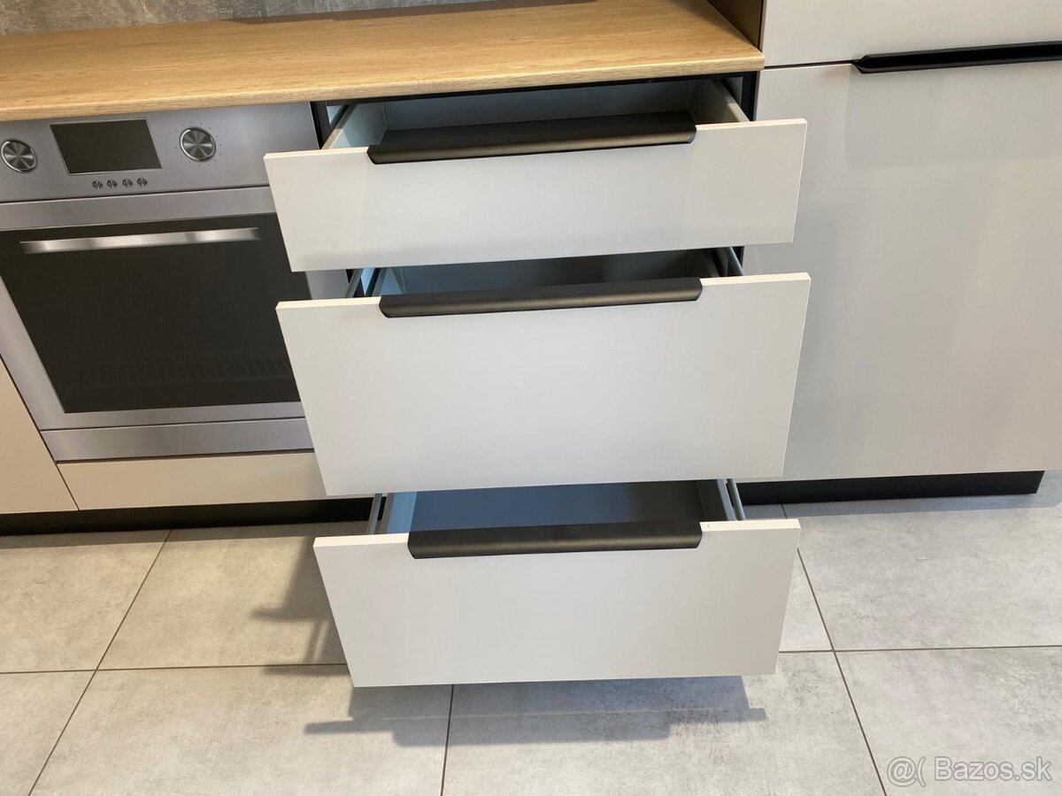 Kuchynská linka – SKLADOM - 11