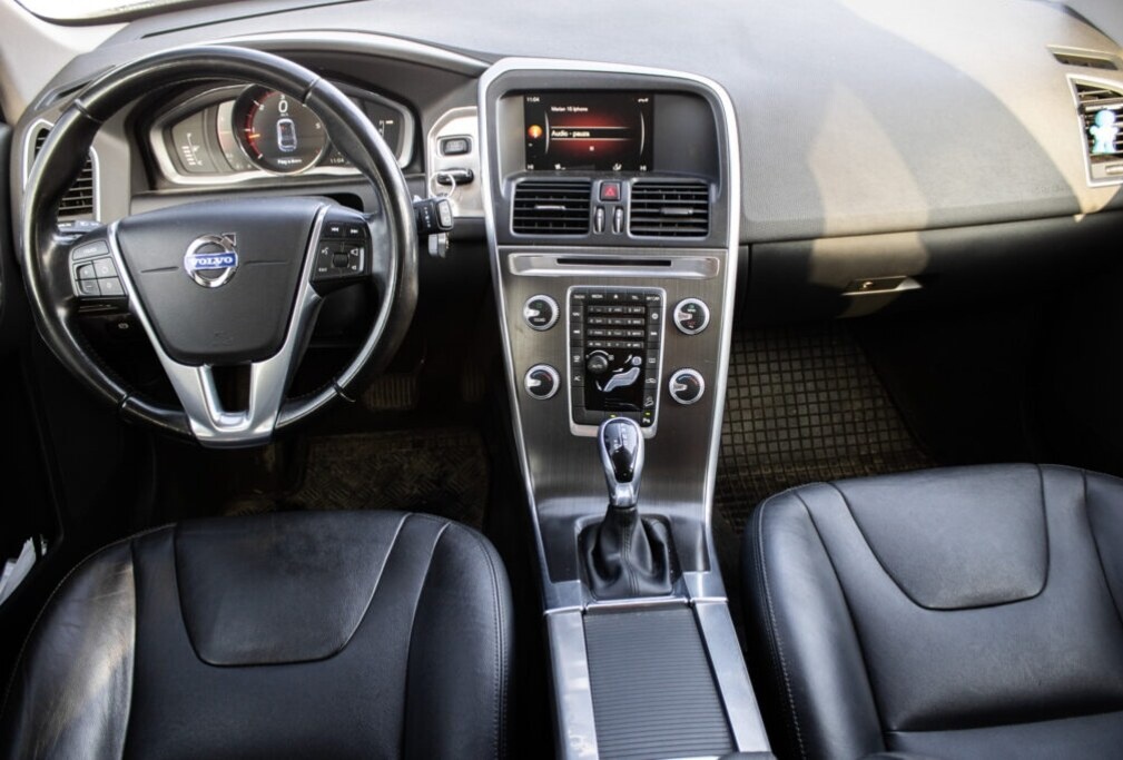 Volvo XC60 140kW (2015) - 11