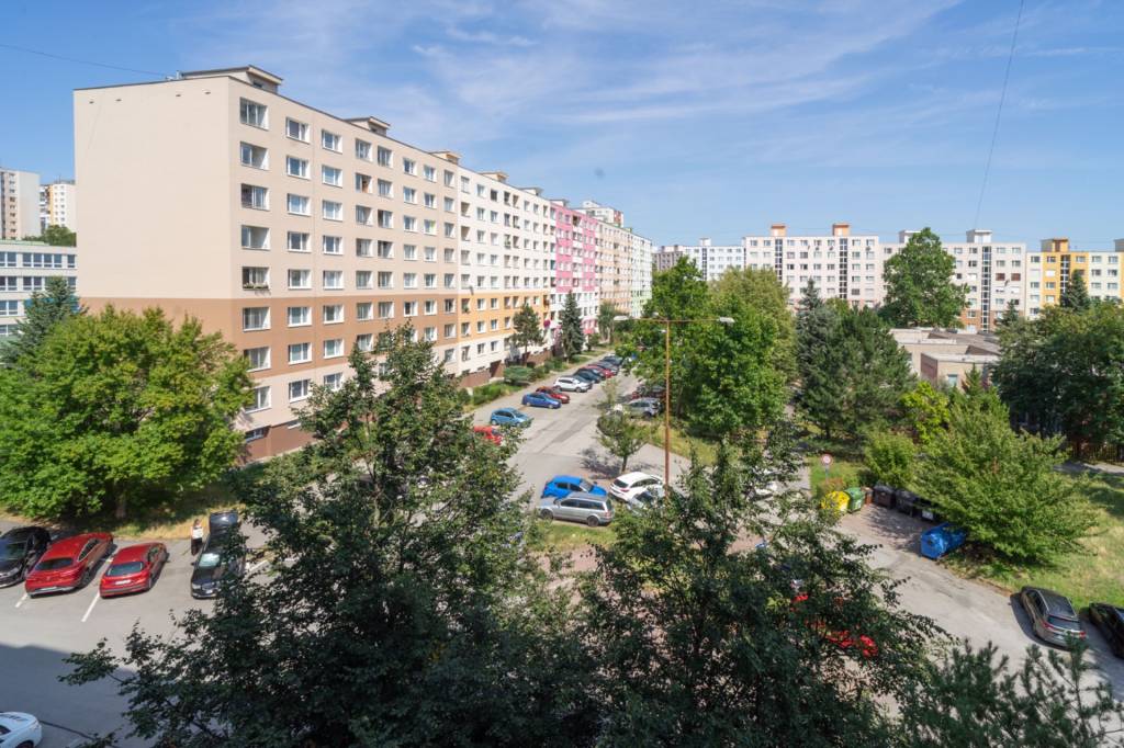 NA PREDAJ PLNOHODNOTNÝ 3 IZBOVÝ BYT NA KVP, ČORDÁKOVA, 70 m² - 11