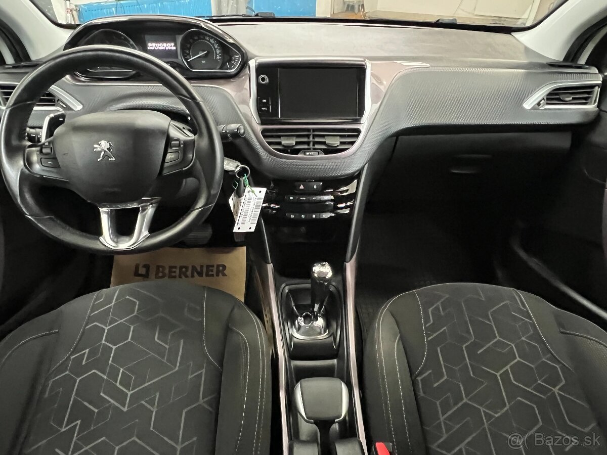 Peugeot 2008 1.2 PureTech AUTOMAT LITÁ KOLA NAVI TAŽNÉ ZAŘ. - 11