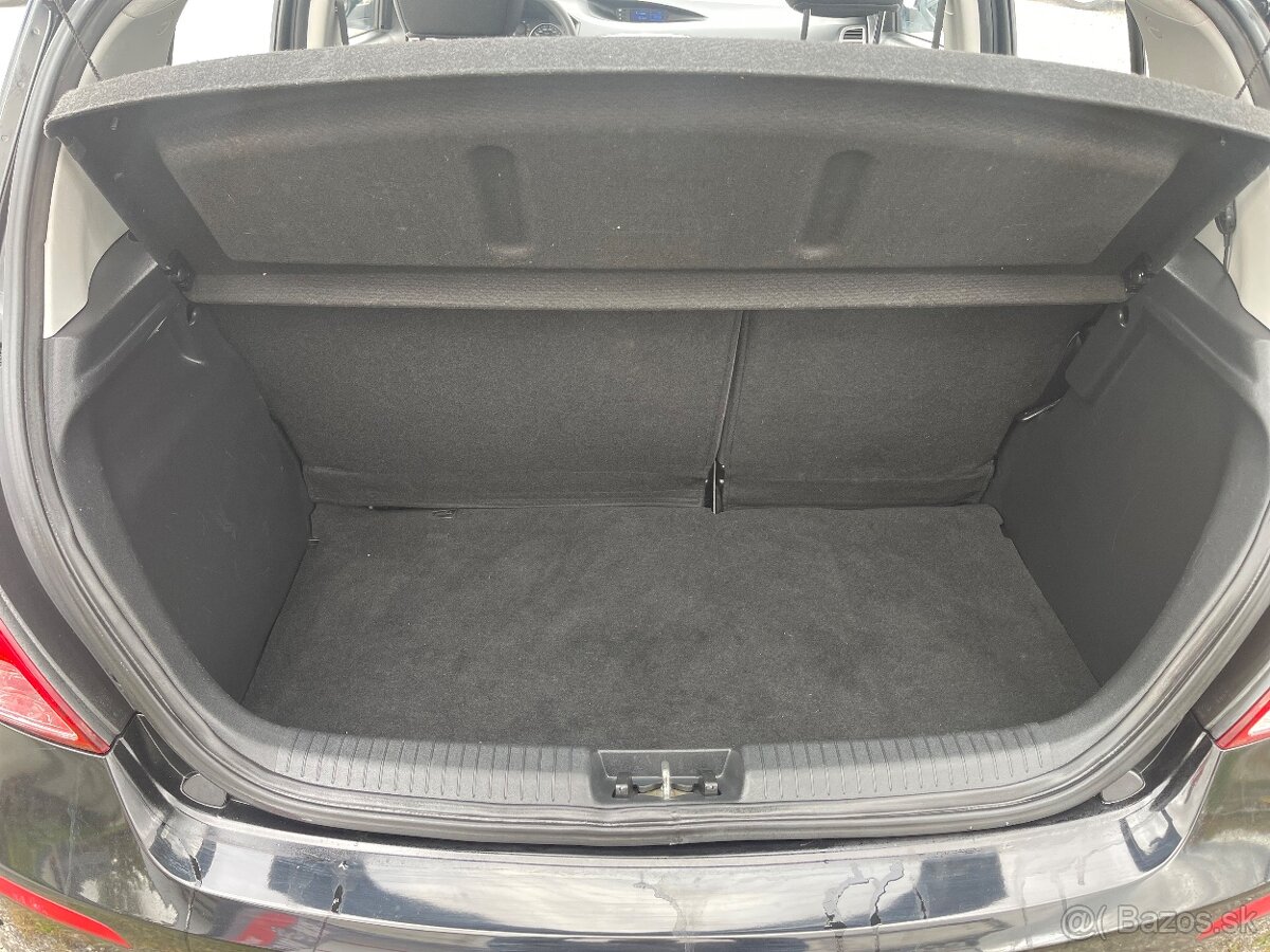 Hyundai i20 66400 km - 11