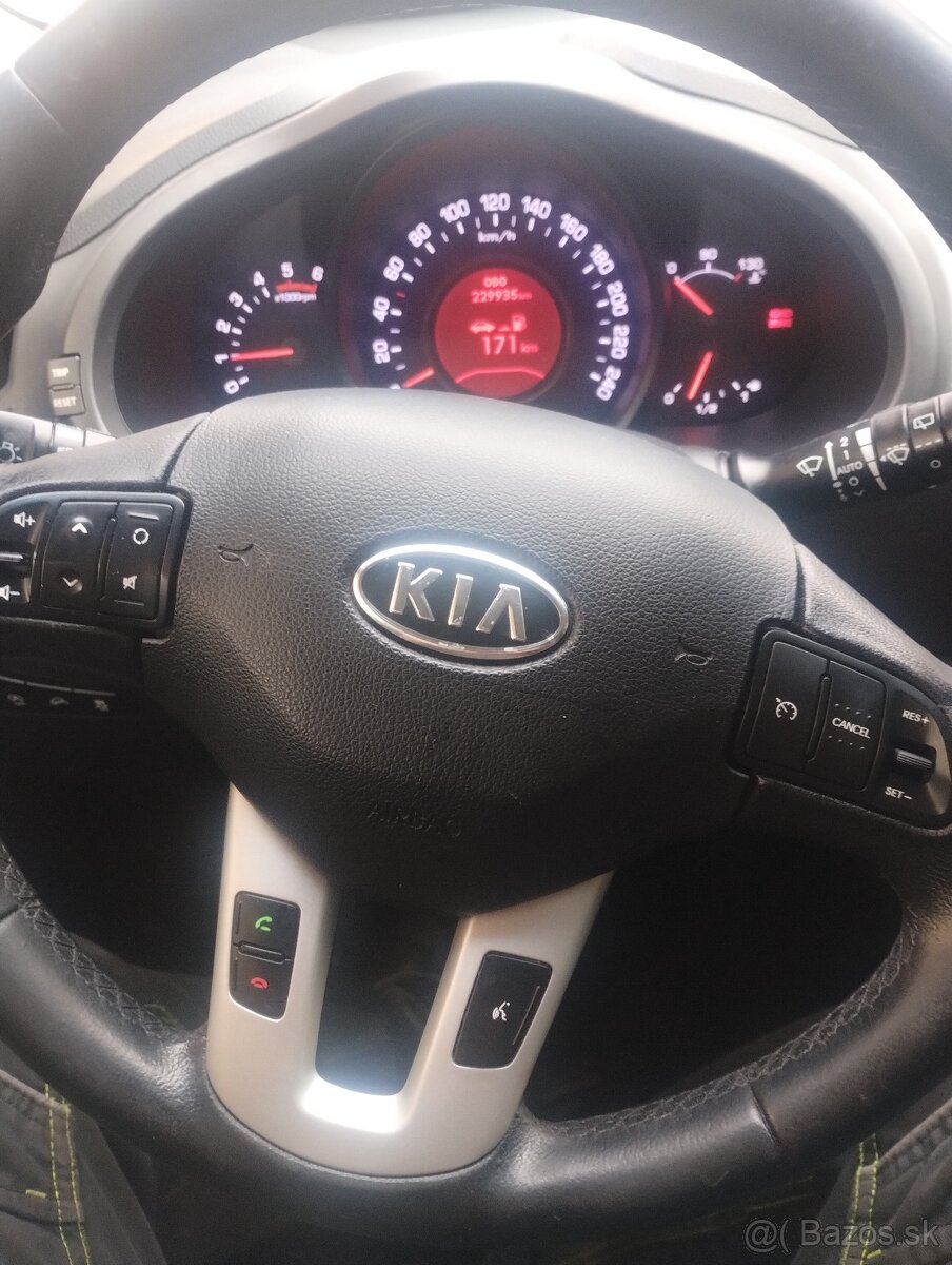 Kia Sportage 1.7crdi - 11