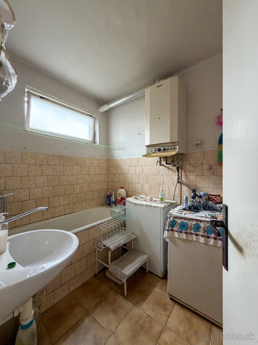 Veľký 4 izbový byt Valaliky s garážou. - 11