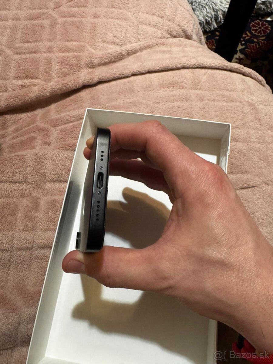 Predám Iphone Apple 16e -128MG -čierny ( ako nový) - 11