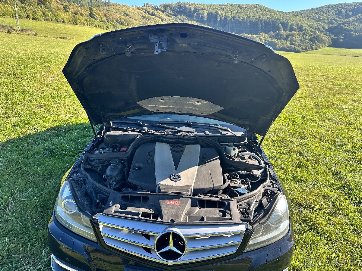 Mercedes Benz 300 CDI 4 Matic - 11