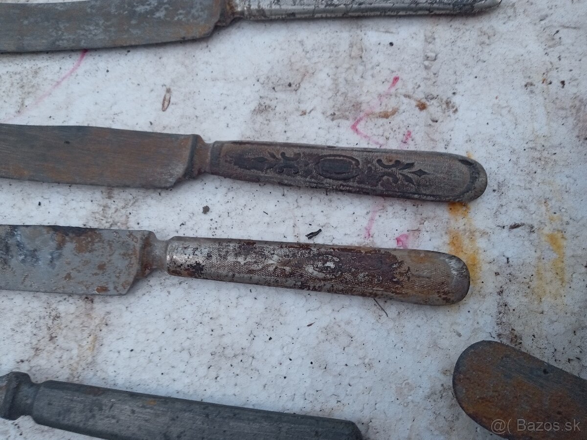 Starý príbor nebožce - 11