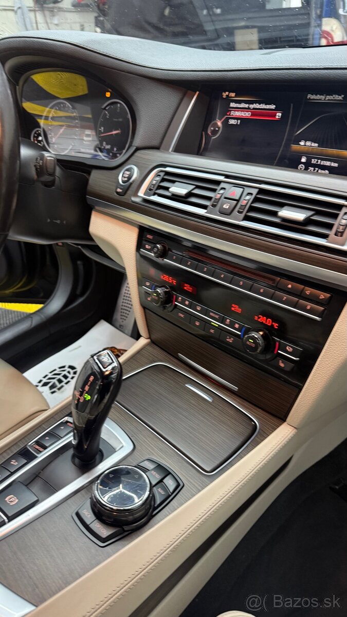 BMW 750d - 11