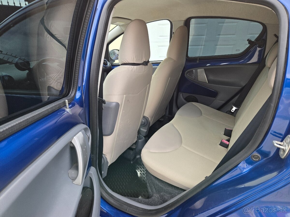 Toyota Aygo 1.0i - 11