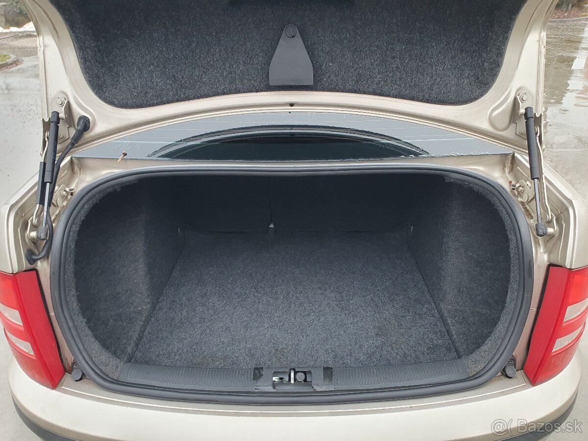 Škoda Fabia 1.2 47 KW M5 sedan - 11