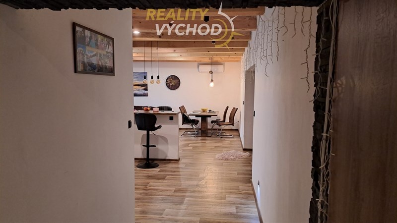 Rodinný dom s bazénom za cenu bytu - 11