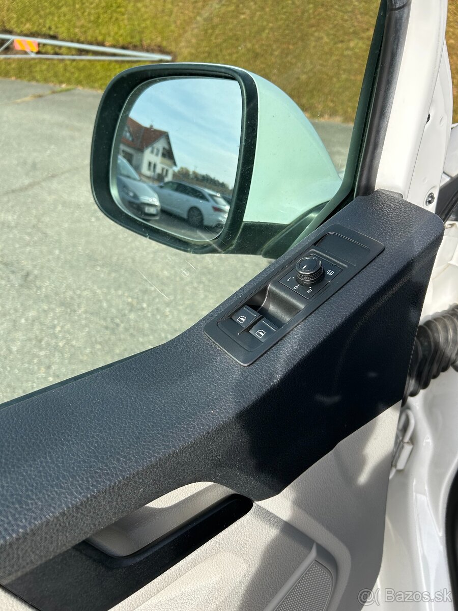 VW T6 2.0 TDI Sanitné vozidlo DSG - 4x4 - 11