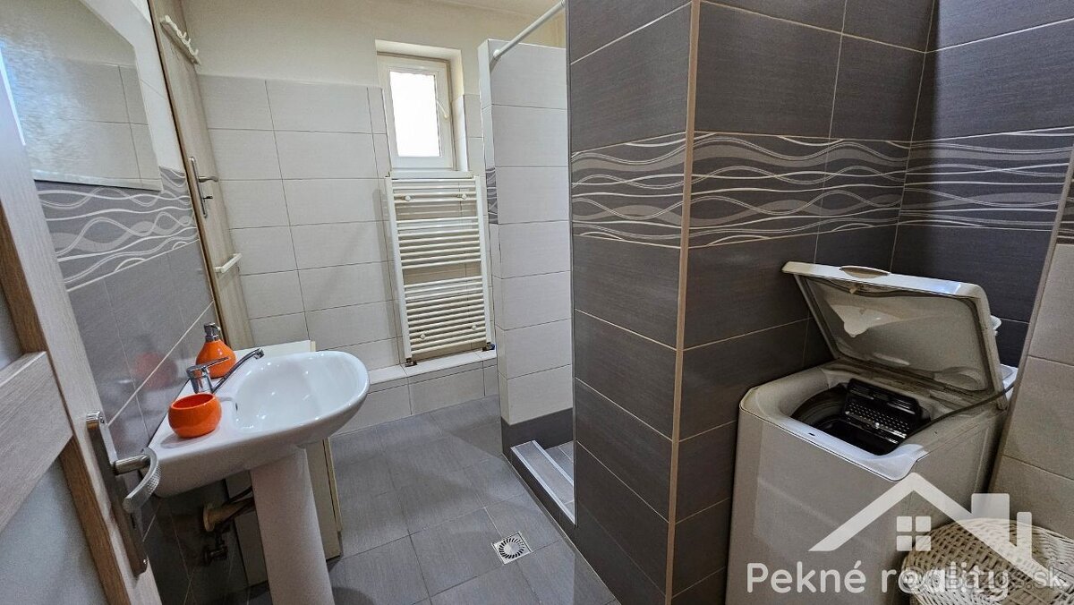 Predaj rodinného domu s garážou vo Zvolenskej Slatine - 11