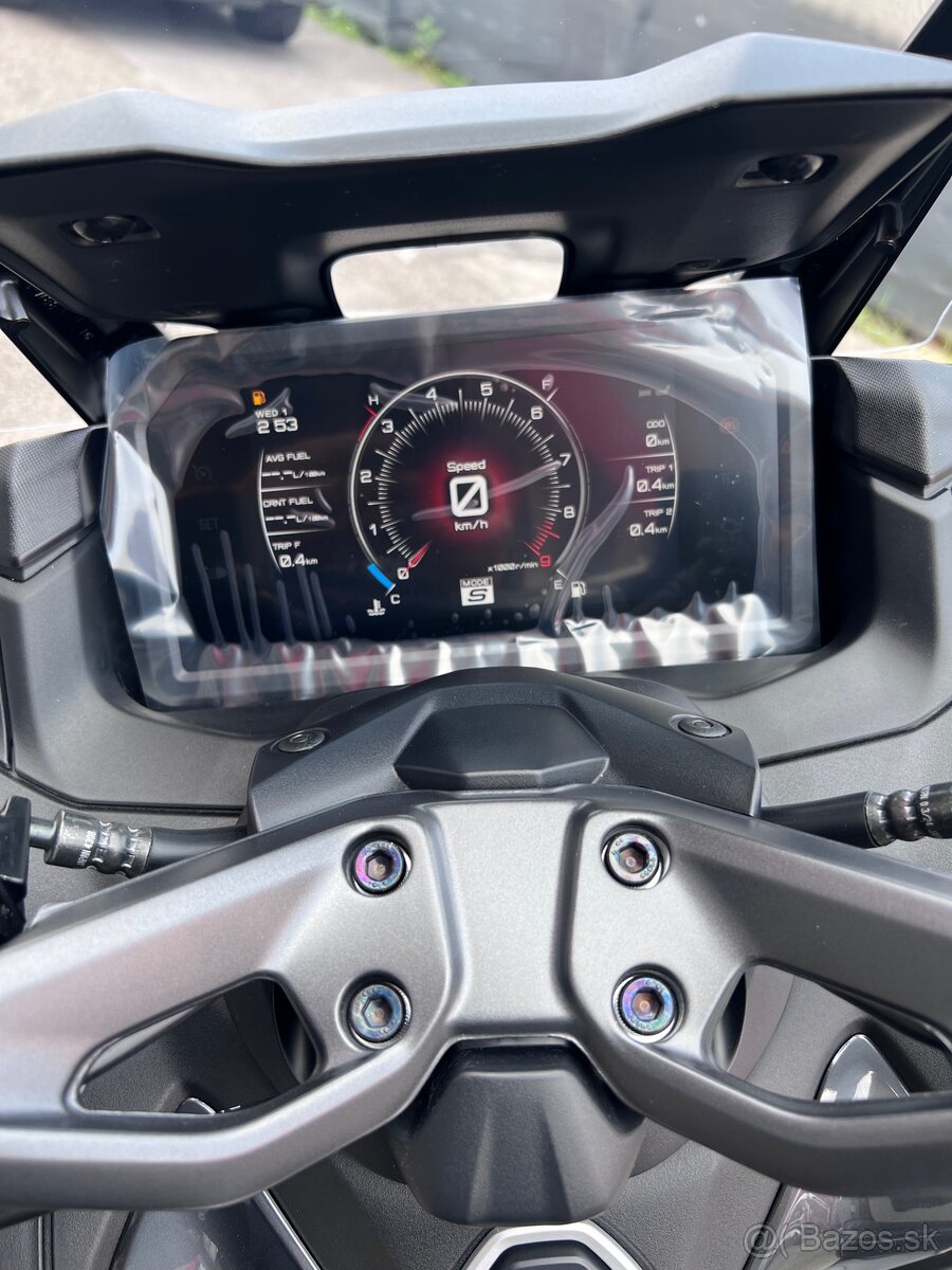 Yamaha TMAX 560 Tech MAX - 11