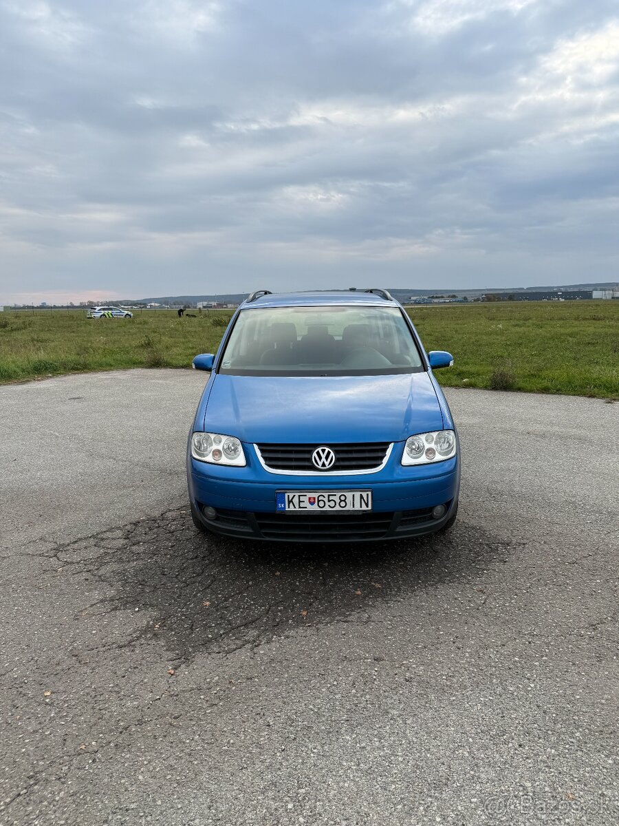 VW Touran 1.6 FSI – 7 miest, STK 11/2027, benzín - 11