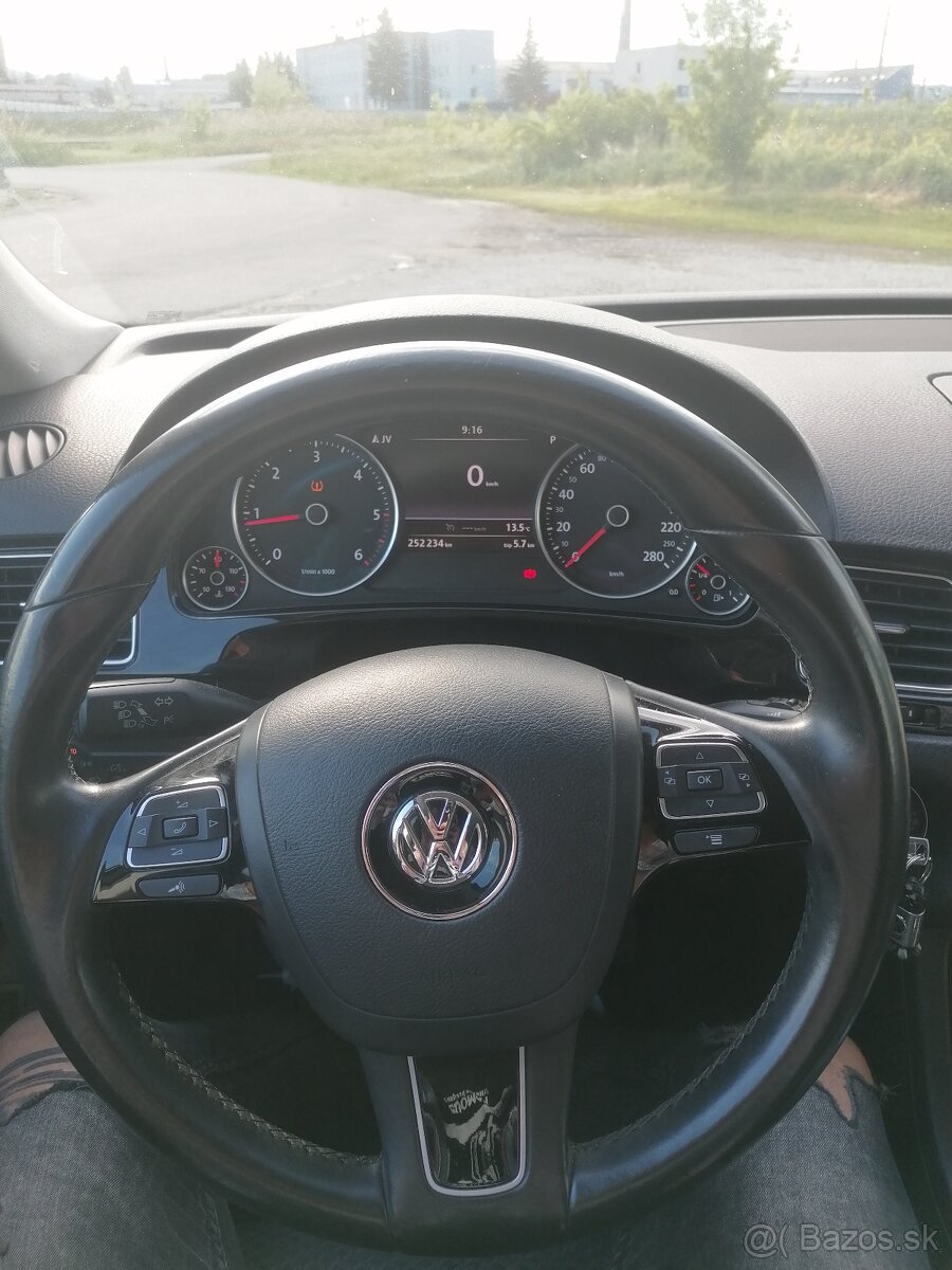 VW TOUAREG 3.0 V6 TDI 193 KW - 11