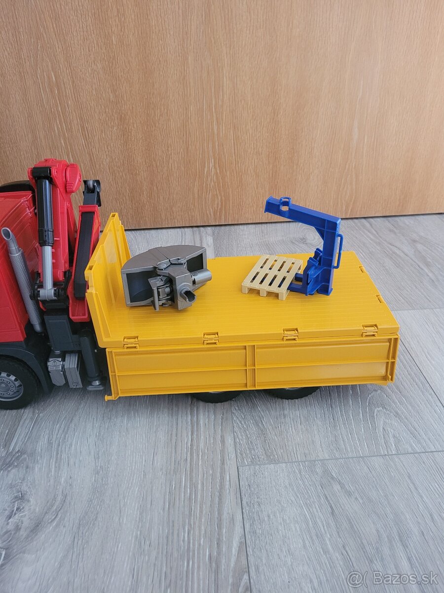 Bruder nakladne auto s rukou - 11