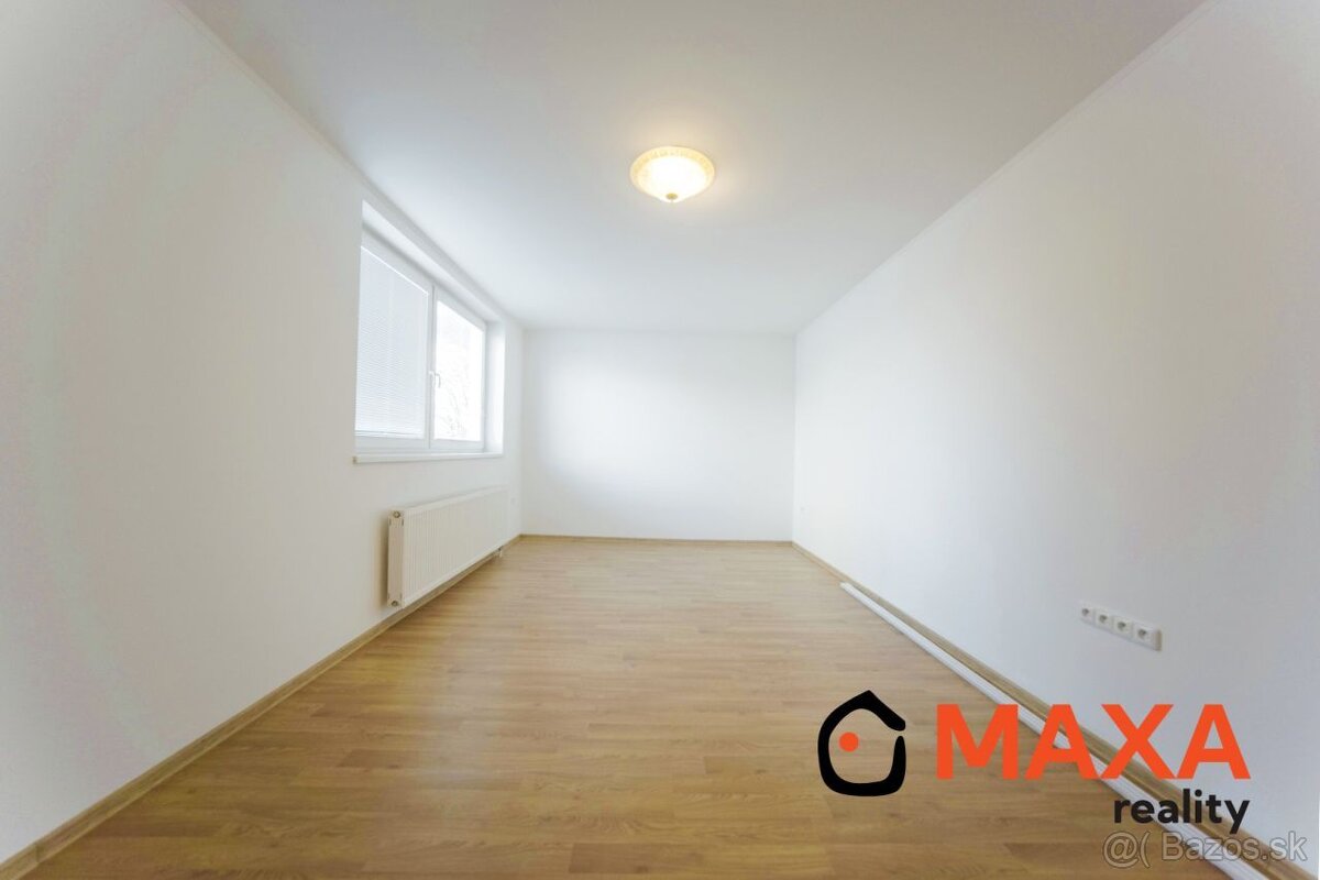 PREDANÉ Trojizbový veľkometrážny byt s terasou, v meste Prie - 11