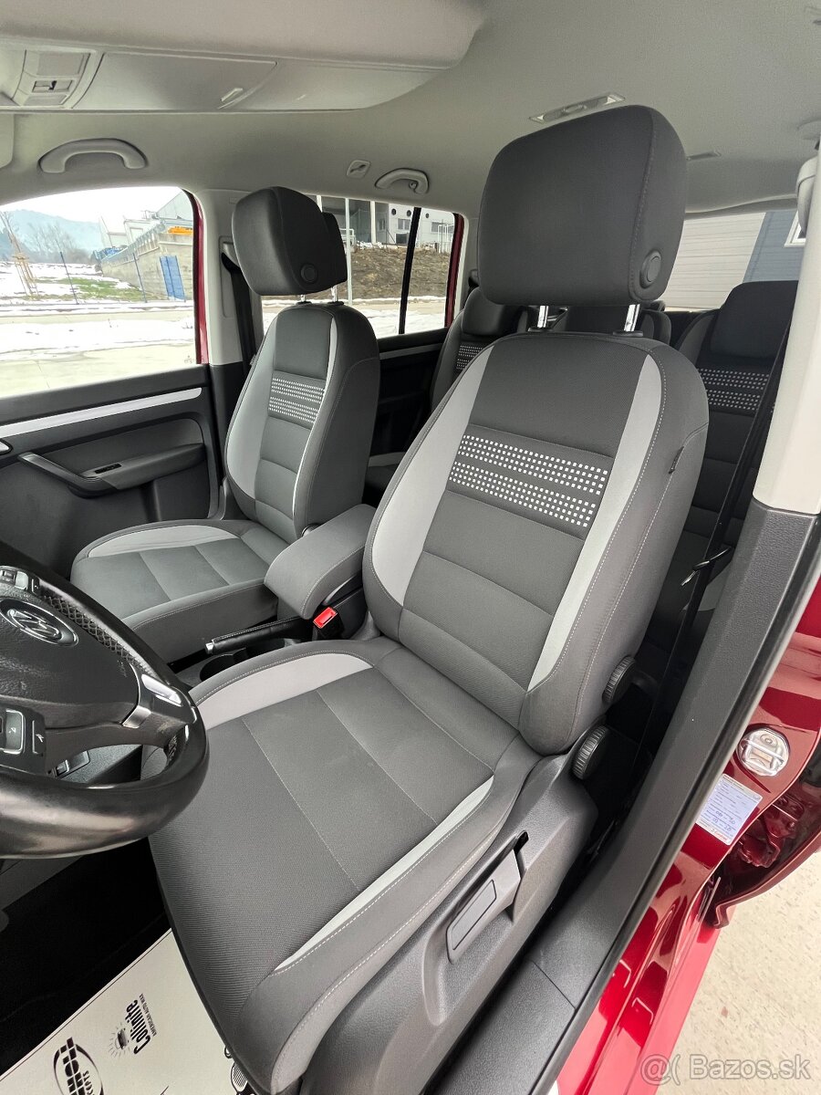 VW Touran 2.0TDI 7miest,Ťažné,Servis VW - 11