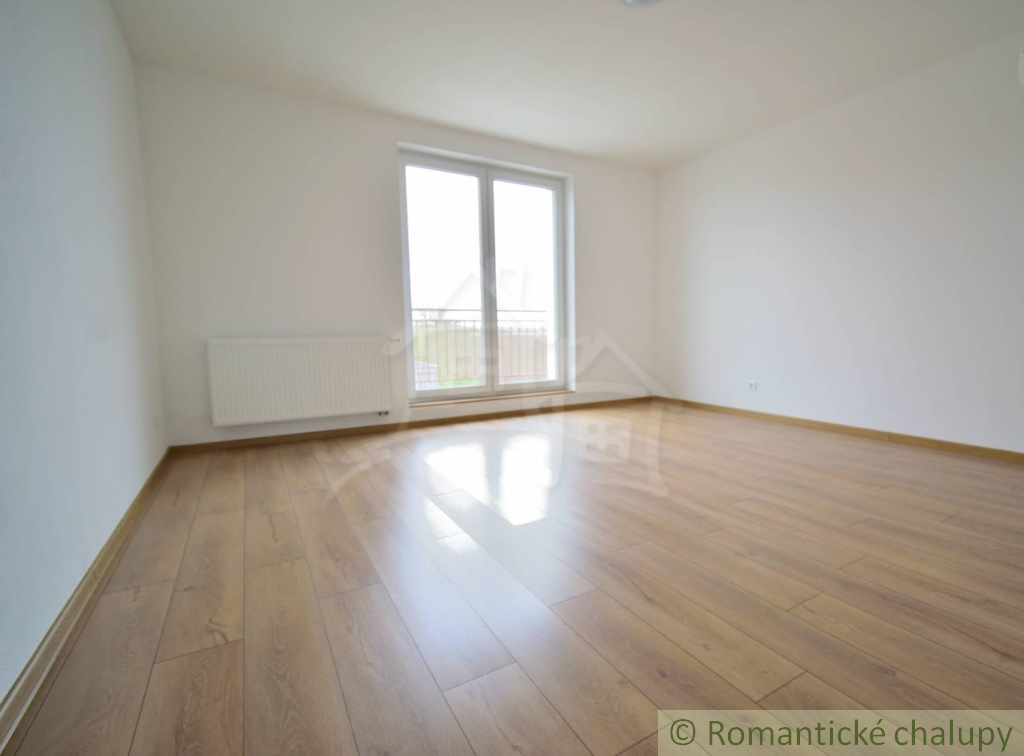 Novostavba štvorizbového rodinného domu s garážou v radove - 11