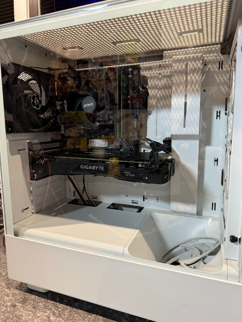 Herný počítač Ryzen 5 5500 / 16 GB / GTX 1070 8 GB / SSD - 11