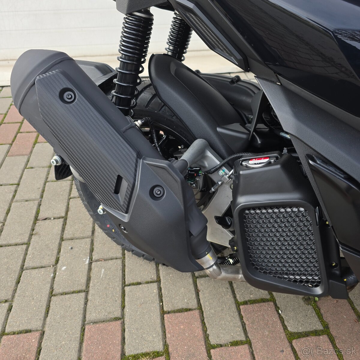 Aprilia SR GT 125 - 11