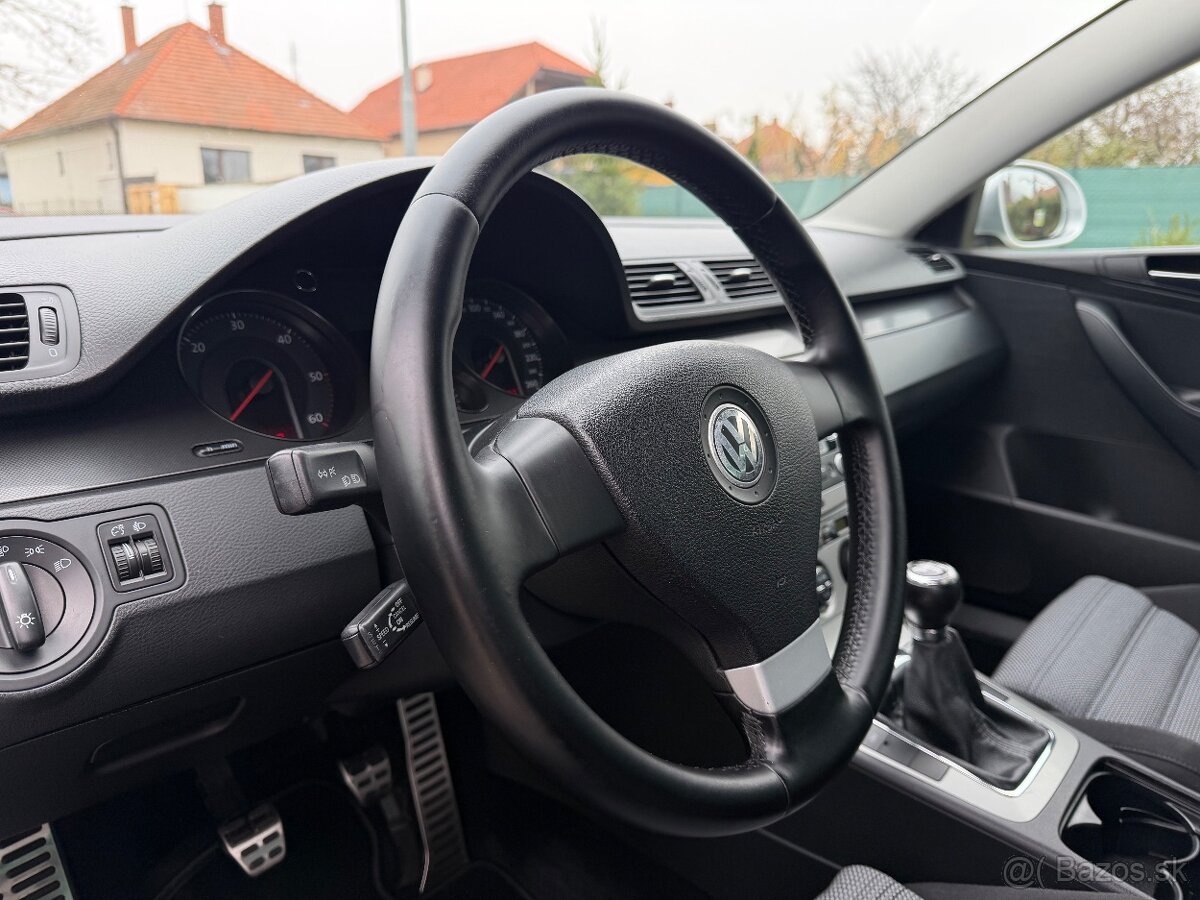 Volkswagen Passat 2.0 TDI Highline - 11