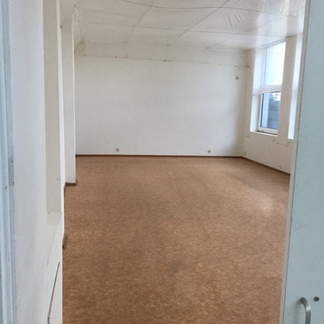 Na prenájom skladové priestory 1300 m2 Hurbanovo - 11