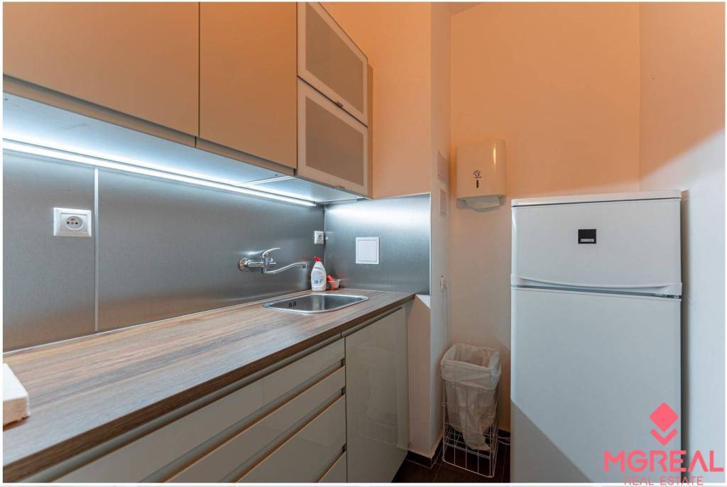 Kancelárske priestory 42m2, pešia zóna, Staré Mesto - 11