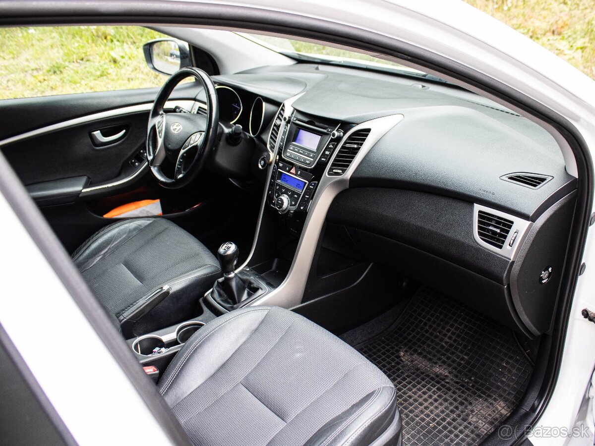 Hyundai i30 CW 1.6 CRDi 136 Style - 11