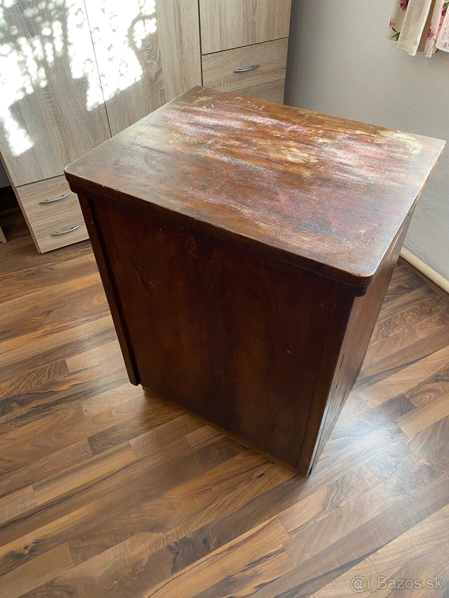 Mechanický šijací stroj Lada 236 - 11