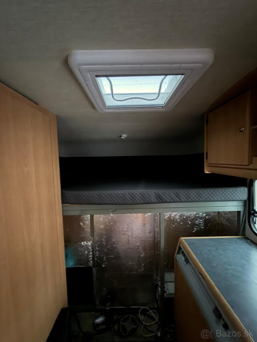 Mercedes-Benz Sprinter 4x4 Camper - 11