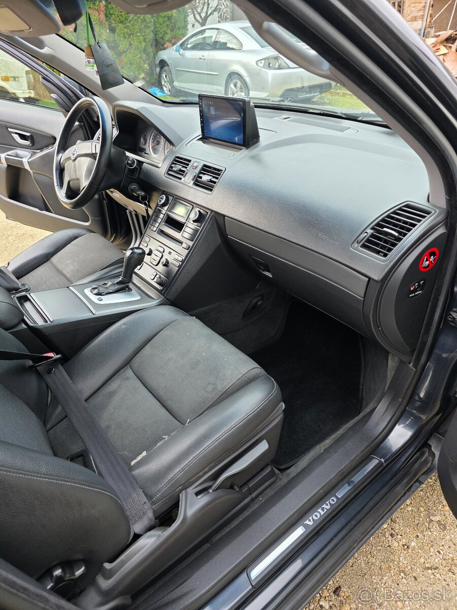 Volvo Xc 90 2.4d5 rok 2010 - 11
