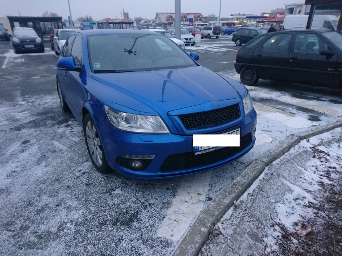 Čierne lesklé mračítka - 11