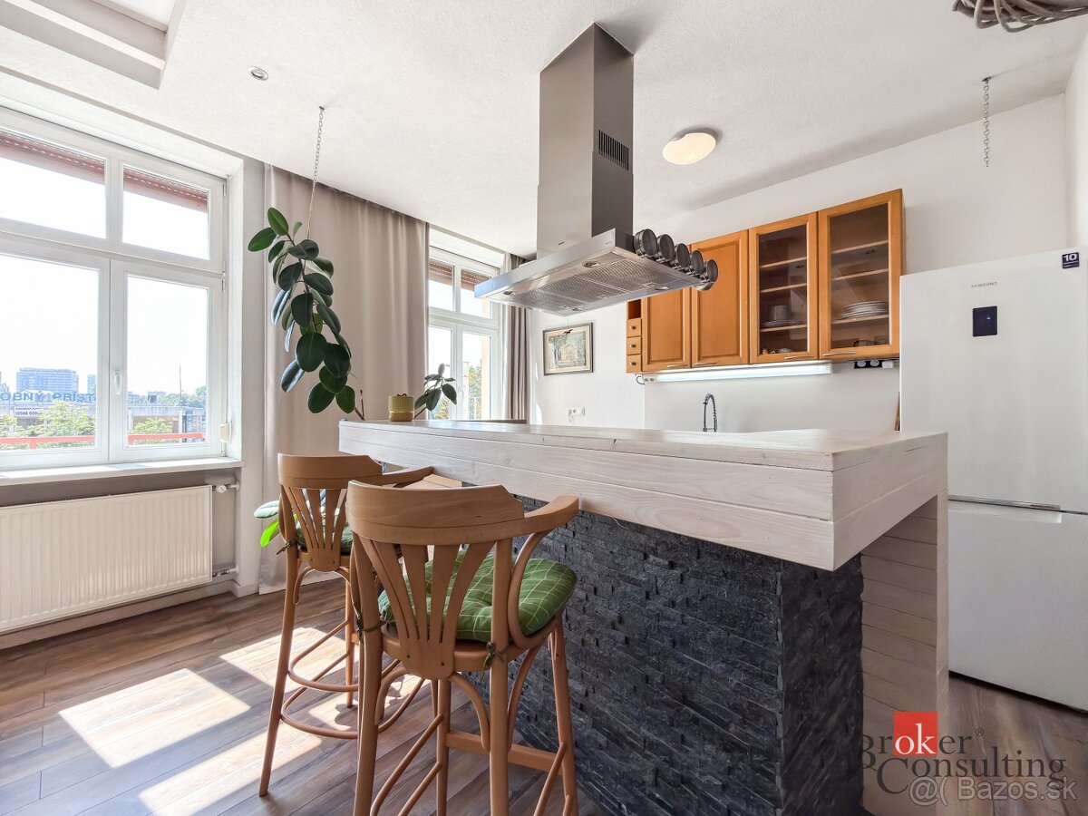 Veľkometrážny staromestský 2i byt s balkónom pri Dunaji – foto 6