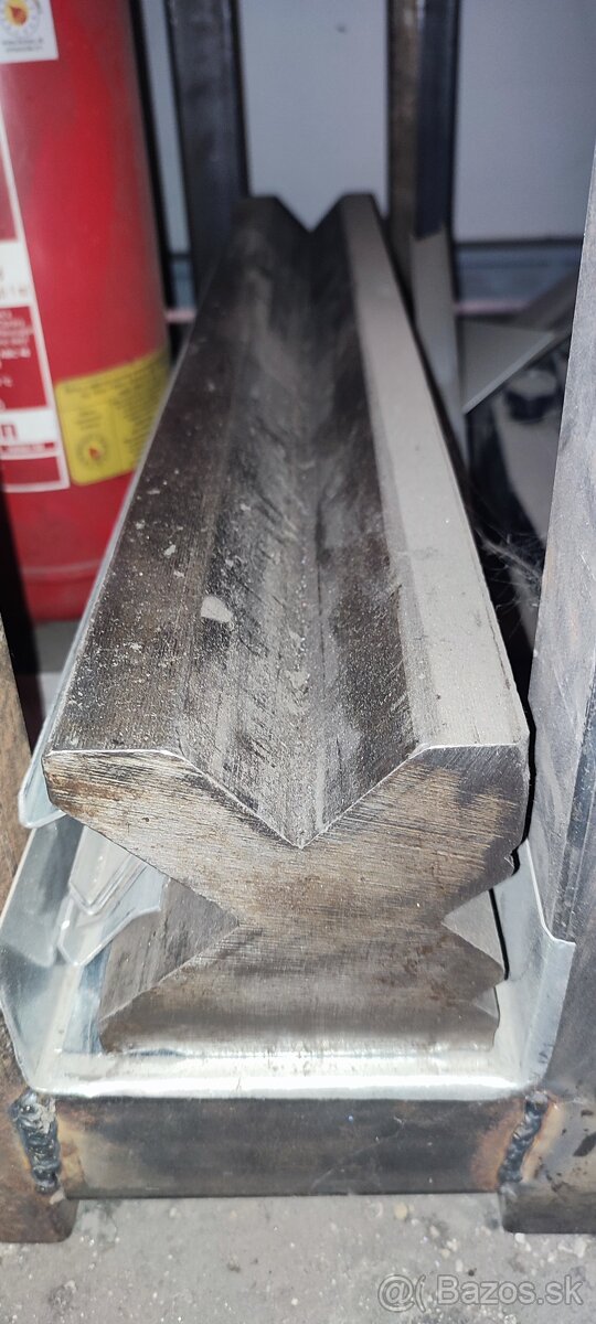 Ohraňovací lis HOL 63/2000 - 11