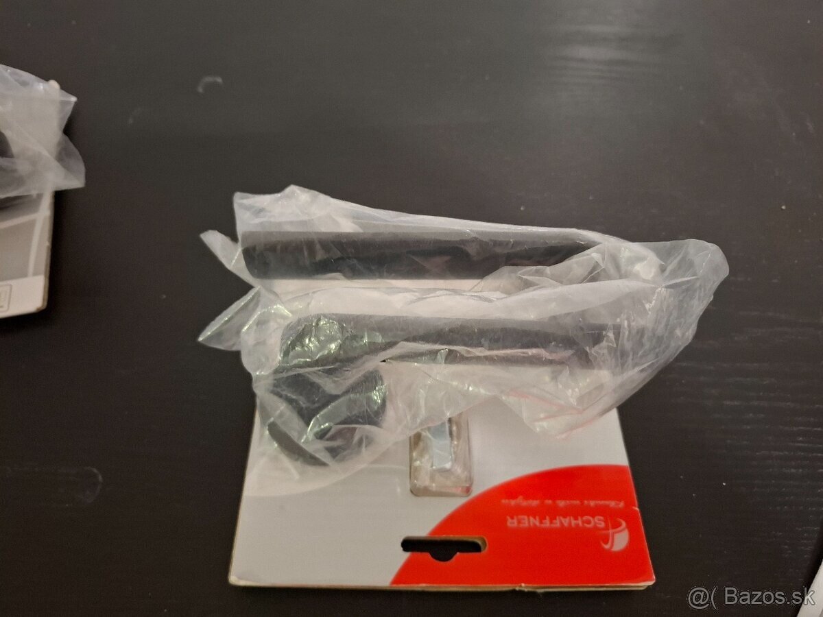 Kľučky a rôzne typy dverového príslušenstva - 11