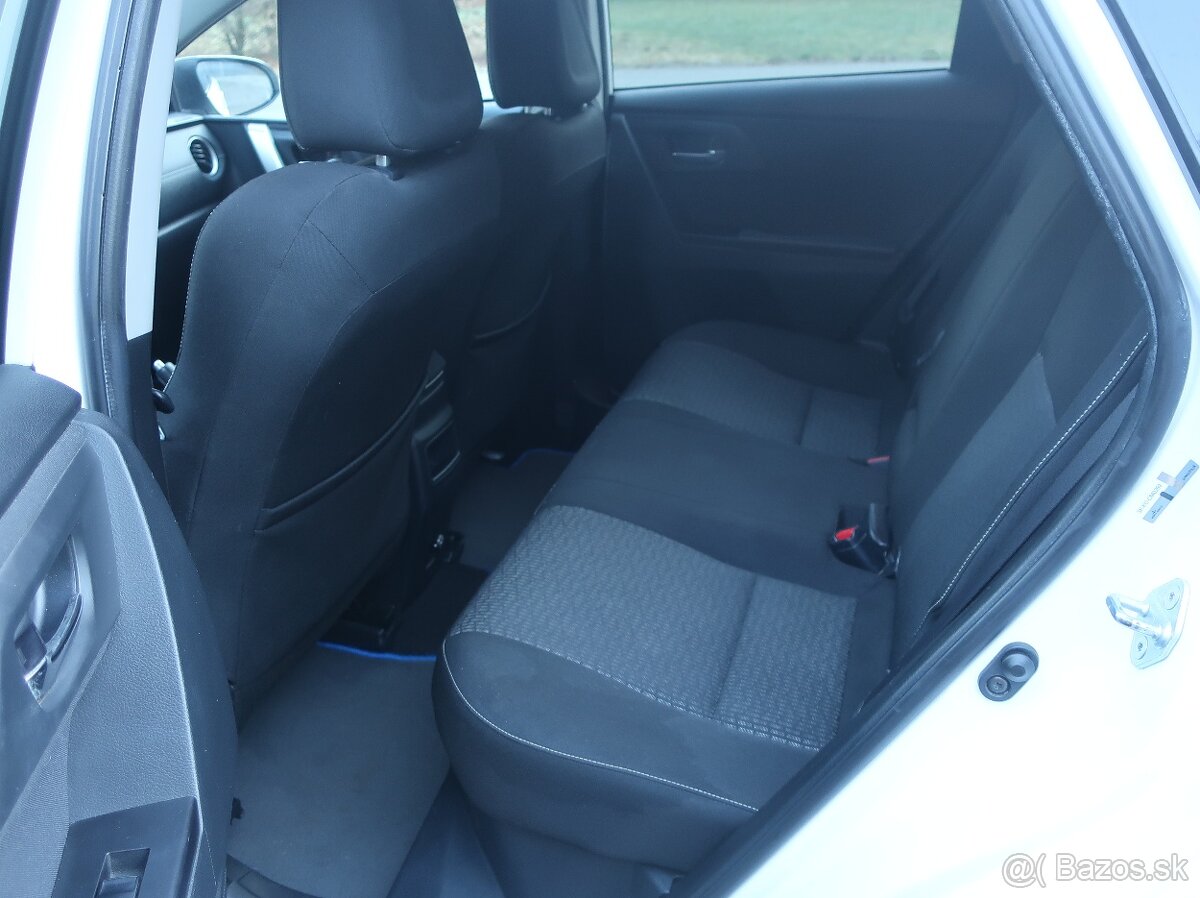TOYOTA AURIS TOURING SPORT 1.8 Automat - 11