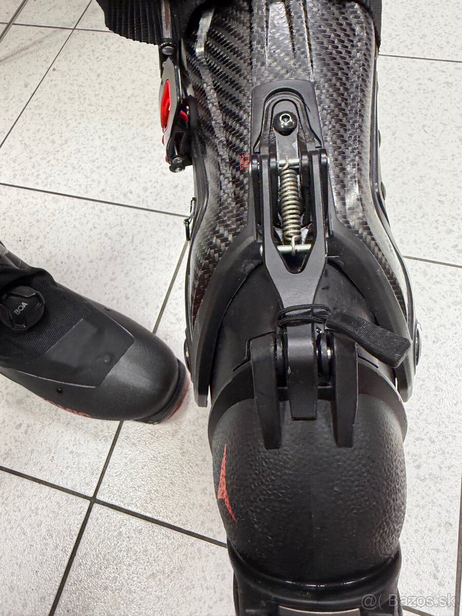 Atomic backland carbon - 11