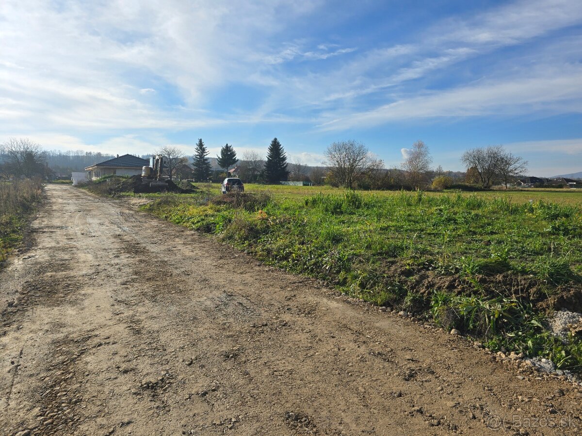 Predaj stavebného pozemku na výstavbu rod.domu,856m2-Mojš - 11
