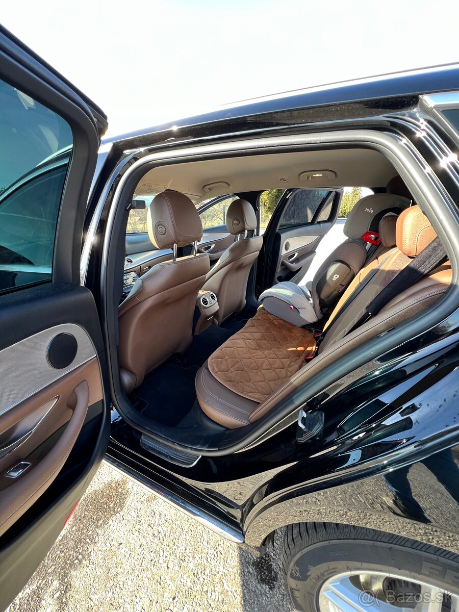 Mercedes-Benz E - 11