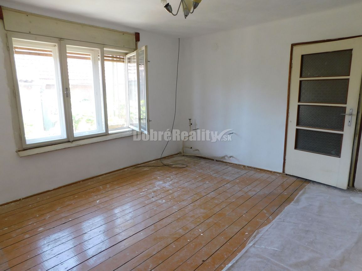 Ponúkame Vám na predaj 4-izb. rodinný dom vo Dvoroch nad Žit - 11