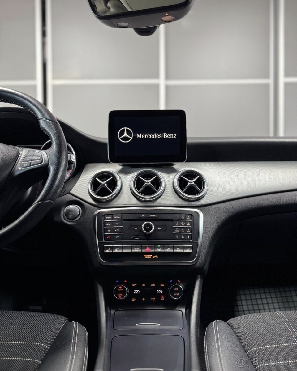 Mercedes-Benz GLA 200d 4MATIC AMG – TOP stav - 11