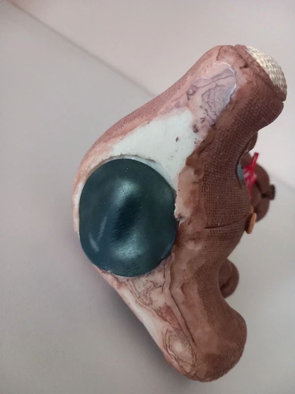 Starý keramický sediaci medvedík 12x10x7 cm - 11