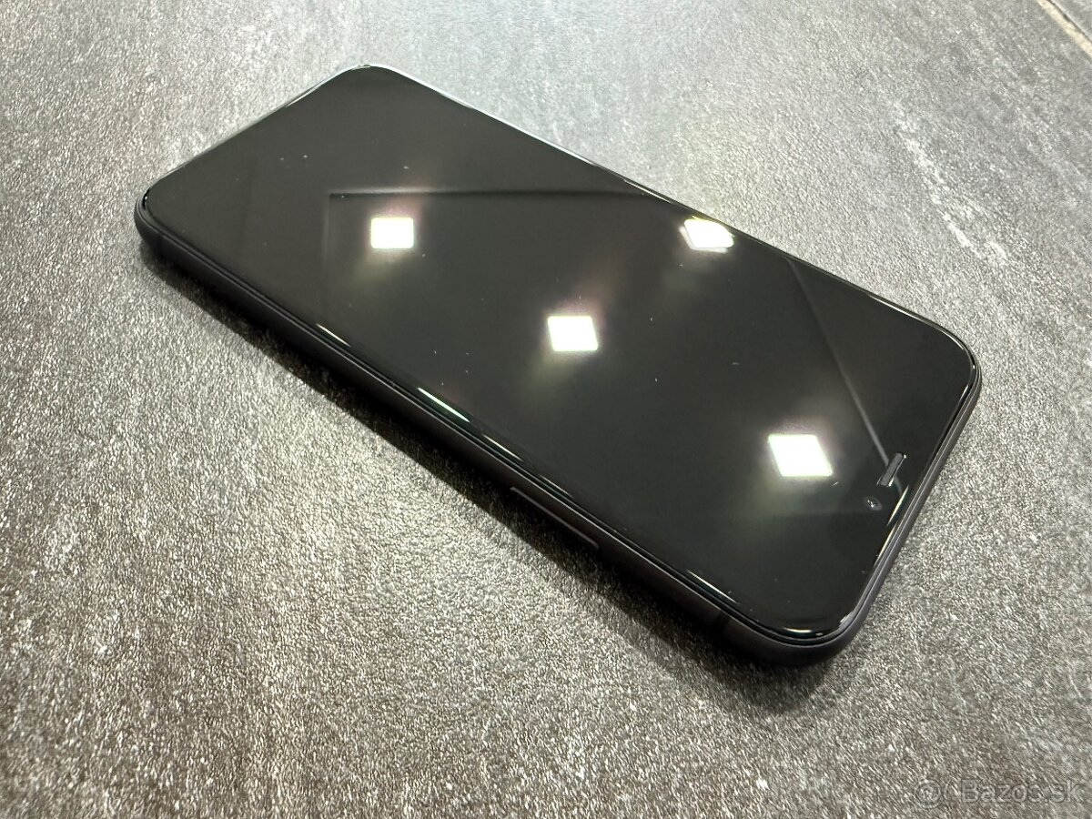 Apple iPhone 11 64 GB Black NOVÝ - 11